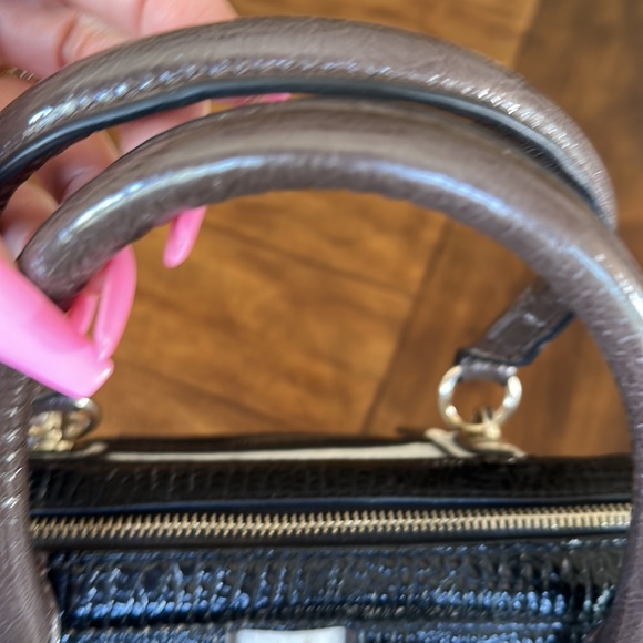 Guess Bag - Picture 3 of 16